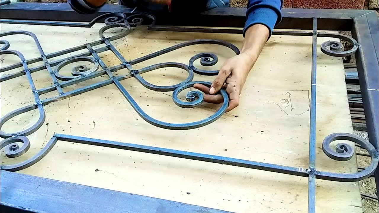 صيانة ابواب حديد بالشارقة